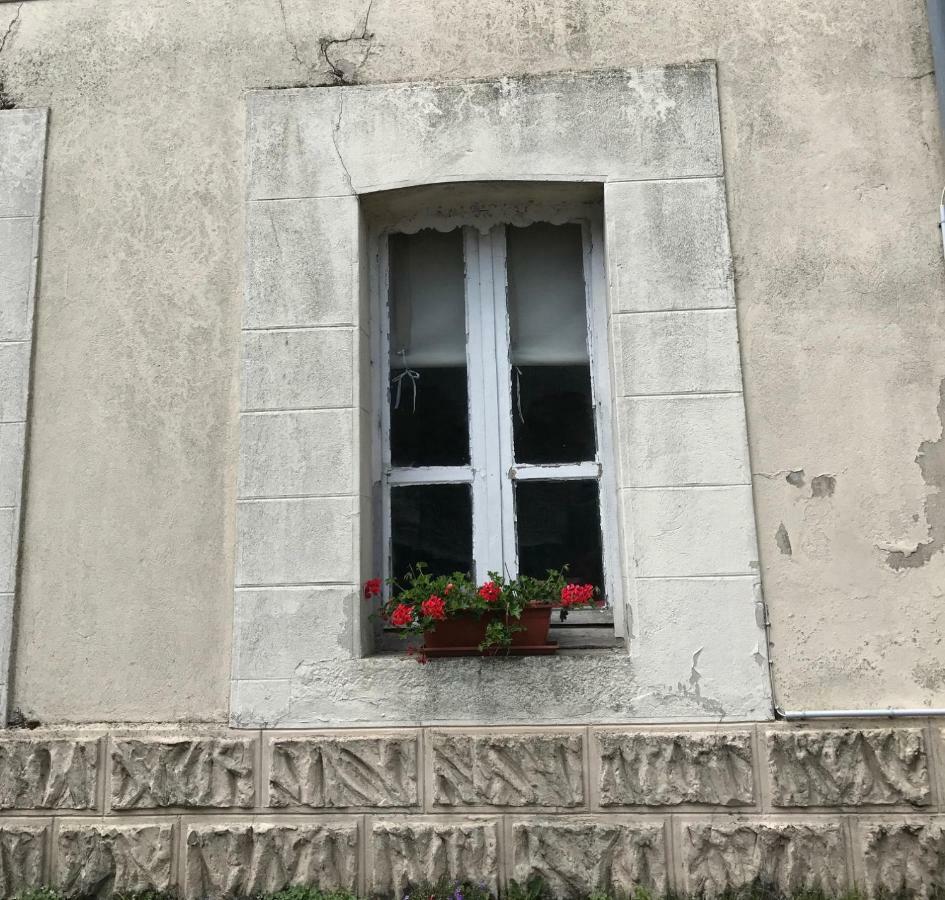 Le Petit Logement Apartment Pre-en-Pail-Saint-Samson Exterior foto
